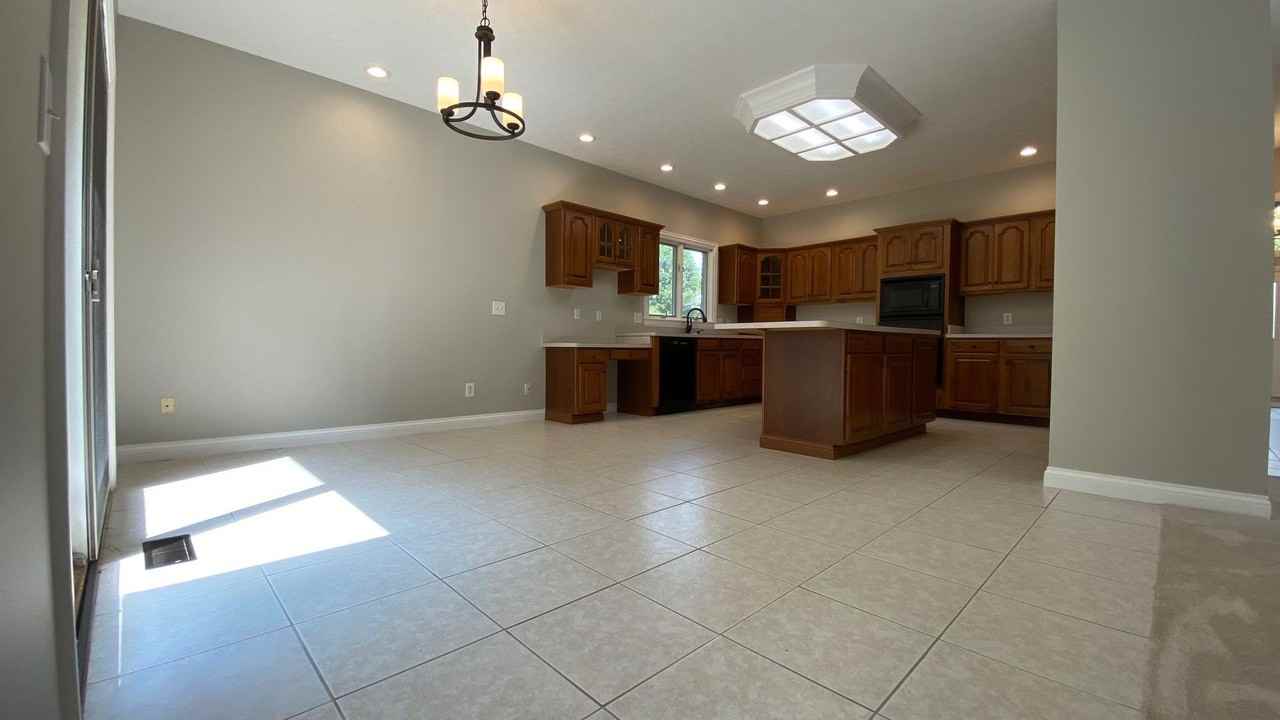 5665 Stone Lake Dr - Photo 3 of 29