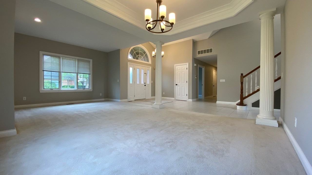 5665 Stone Lake Dr - Photo 5 of 29