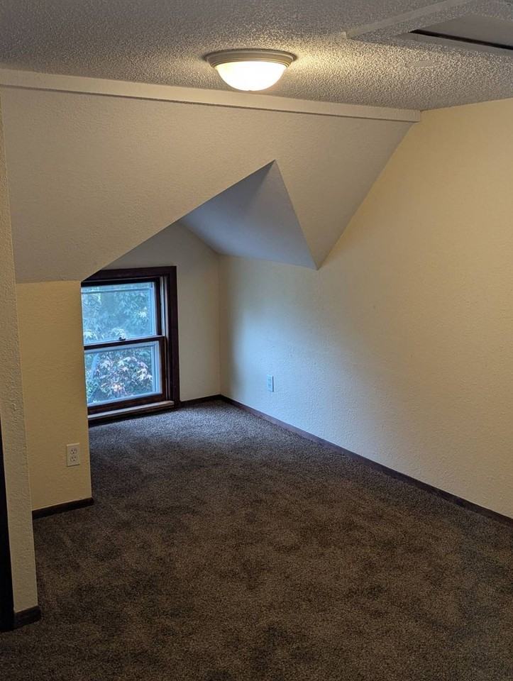 1115 Jackson Street - Photo 7 of 9