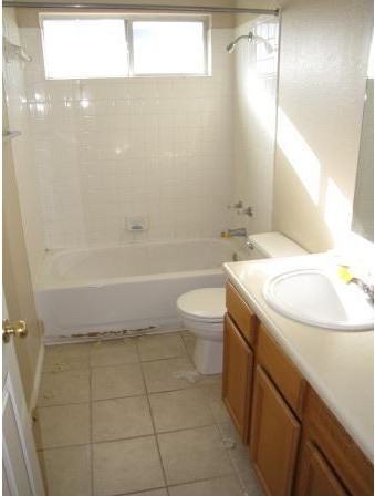 2847 Southampton Way - Photo 3 of 17