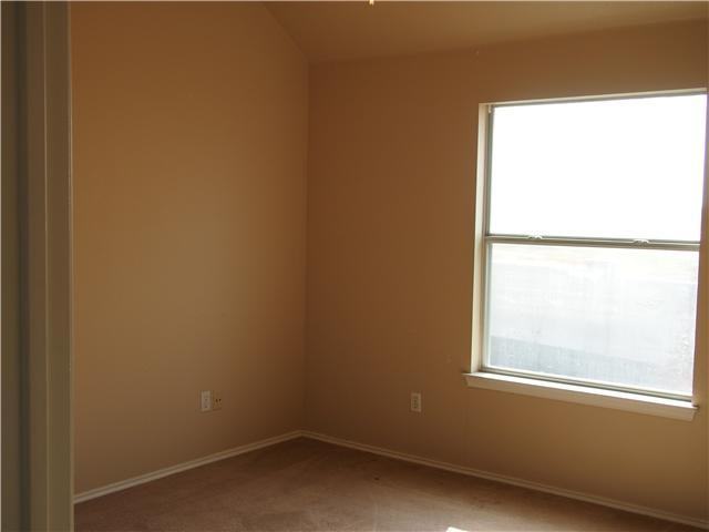 2847 Southampton Way - Photo 5 of 17