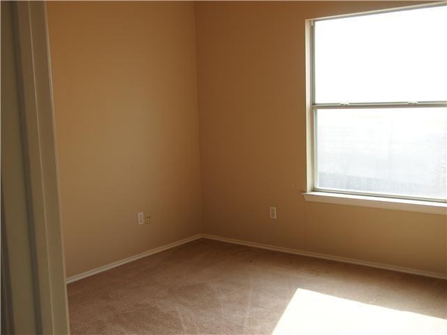 2847 Southampton Way - Photo 6 of 17