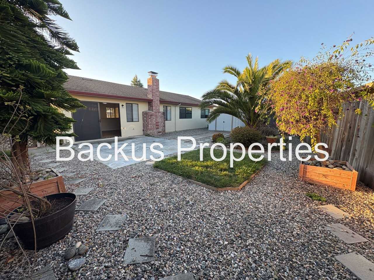 1 Van Ness Circle - Photo 2 of 30