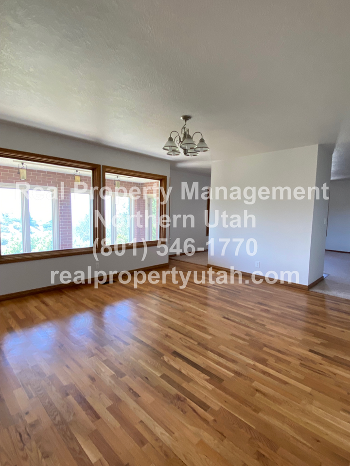 986 Oakwood Dr - Photo 7 of 31