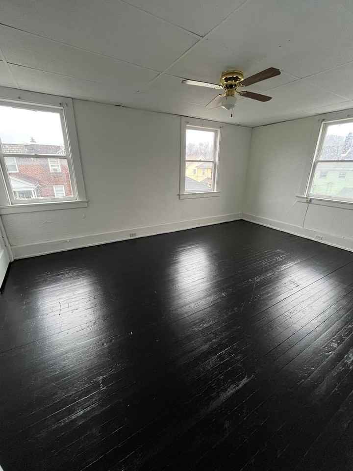 301 Carnegie Court - Photo 7 of 14