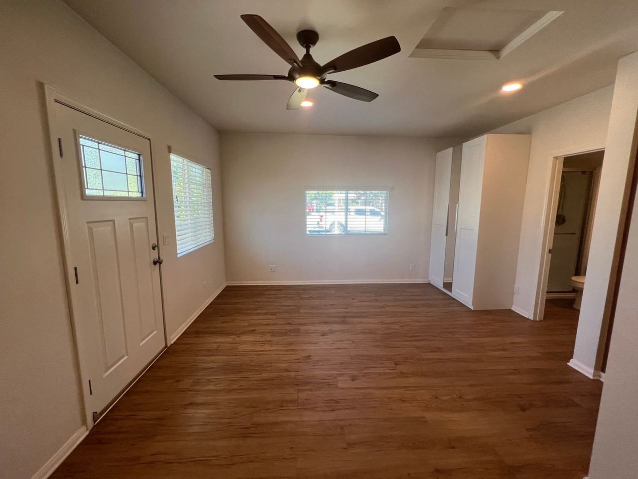 17048 Los Alimos St - Photo 7 of 13