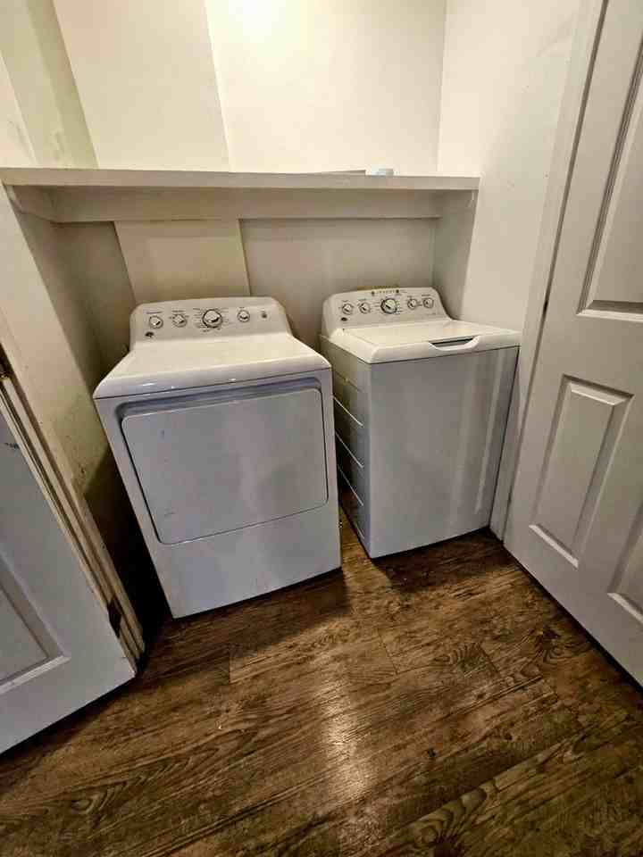 FARMHOUSE ROW - Photo 5 of 9