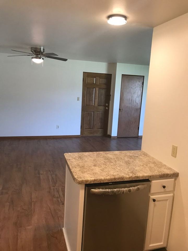 1024 Hunt Avenue - Photo 4 of 15