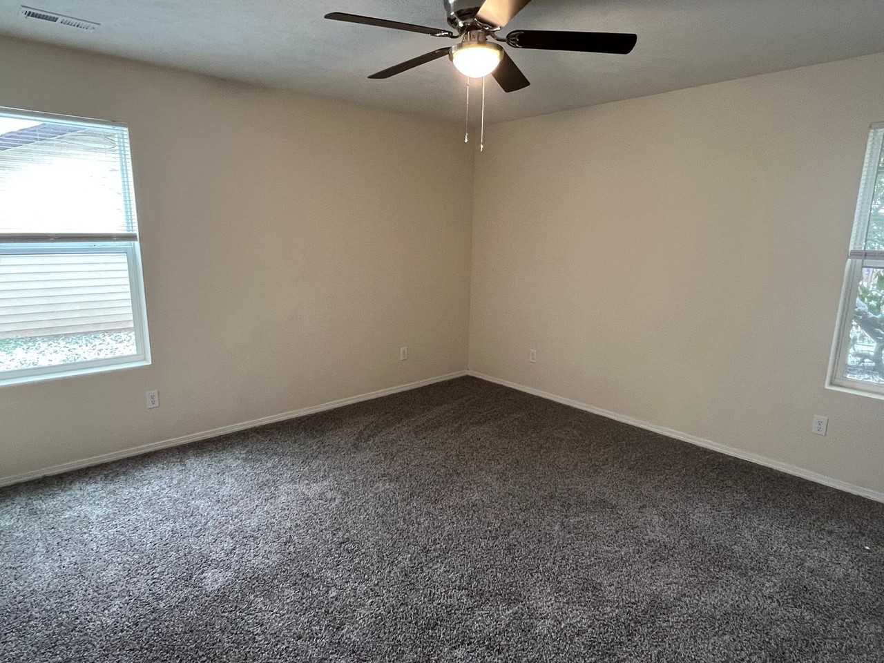 1020 East Lynn Street - Photo 4 of 7