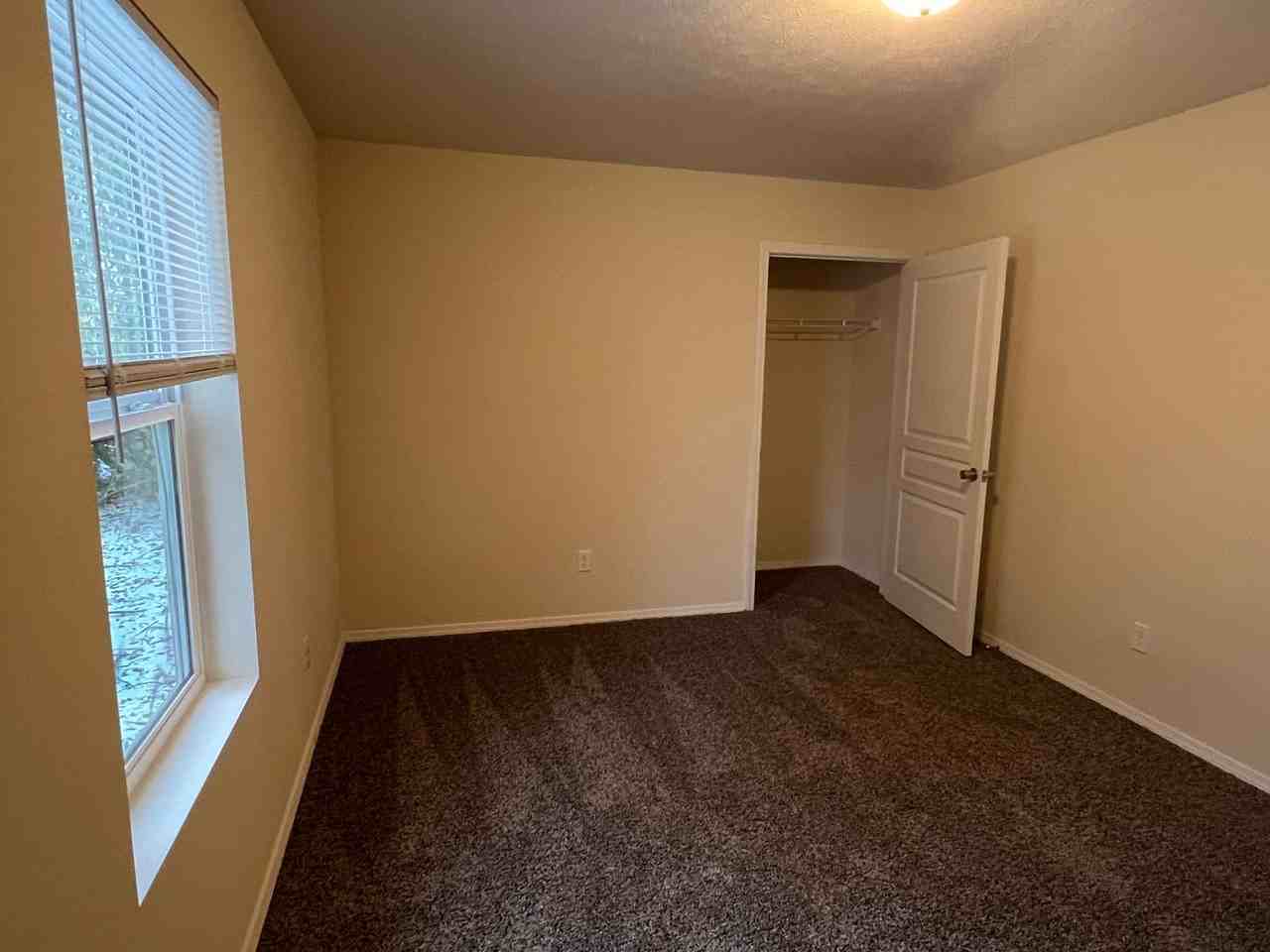 1020 East Lynn Street - Photo 5 of 7