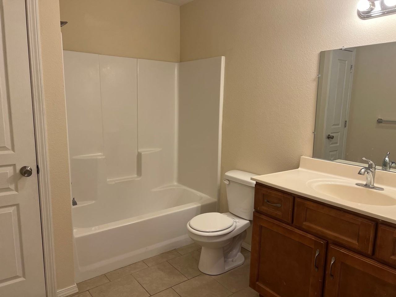 1020 East Lynn Street - Photo 6 of 7