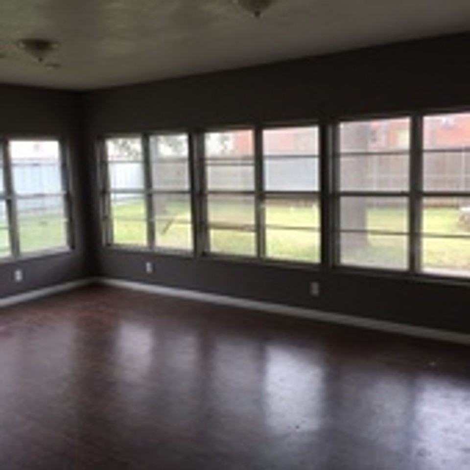 4105 33rd Street - Photo 2 of 12