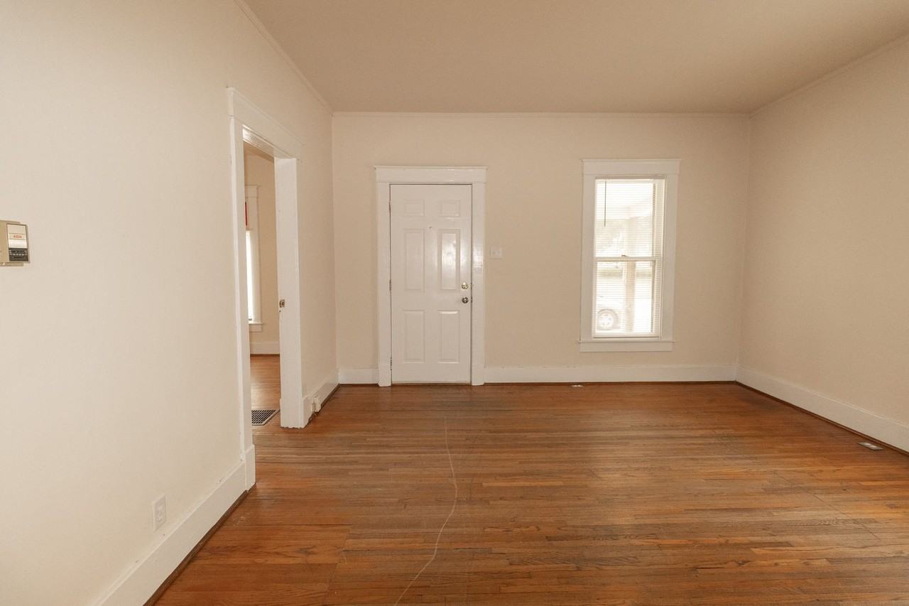 1008 Rogers St - Photo 4 of 20