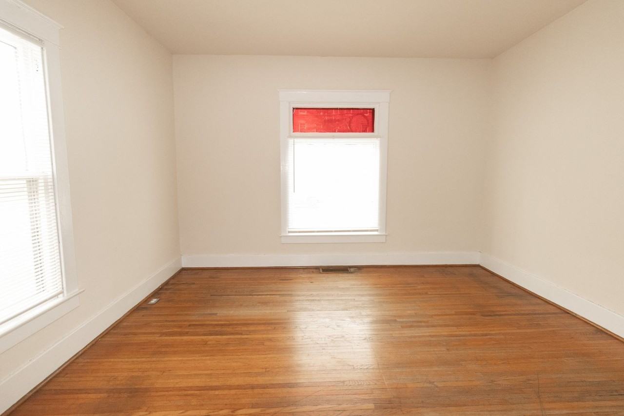 1008 Rogers St - Photo 6 of 20