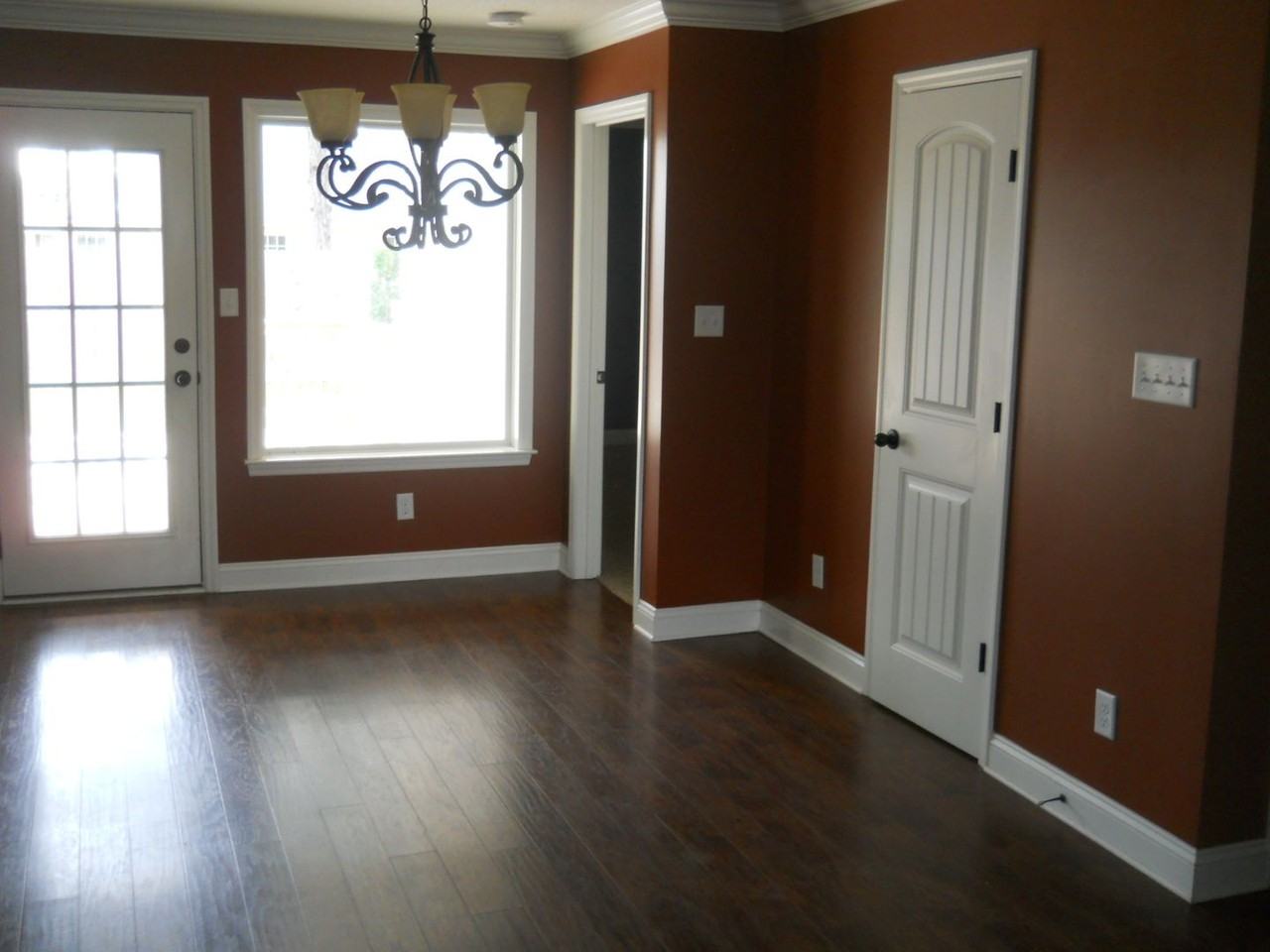 4033 Glen Laurel Dr N - Photo 3 of 18