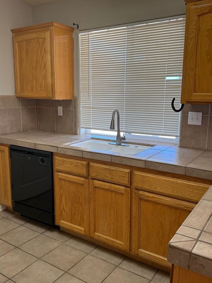 15377 Dale Evans Pkwy - Photo 3 of 12