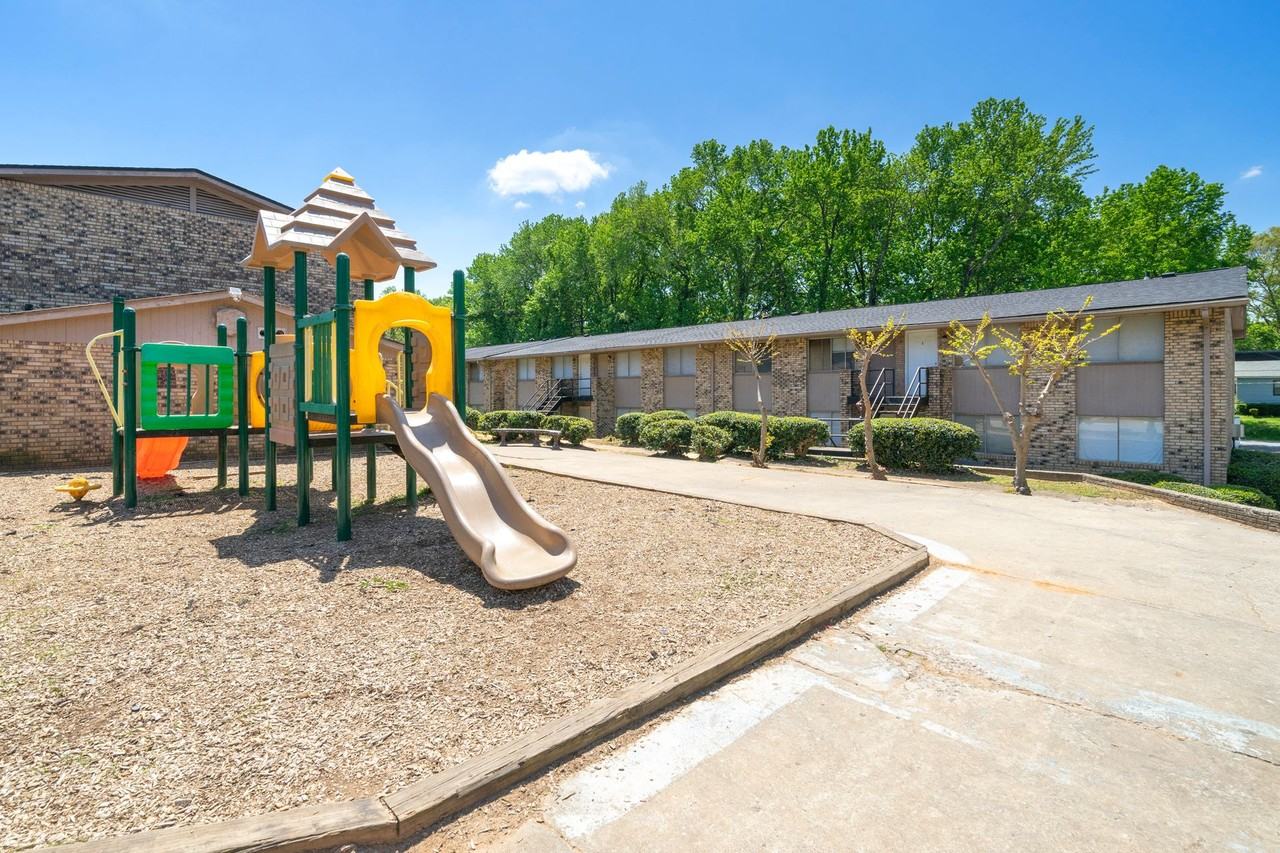 Wingate Apartments - Photo 6 of 44