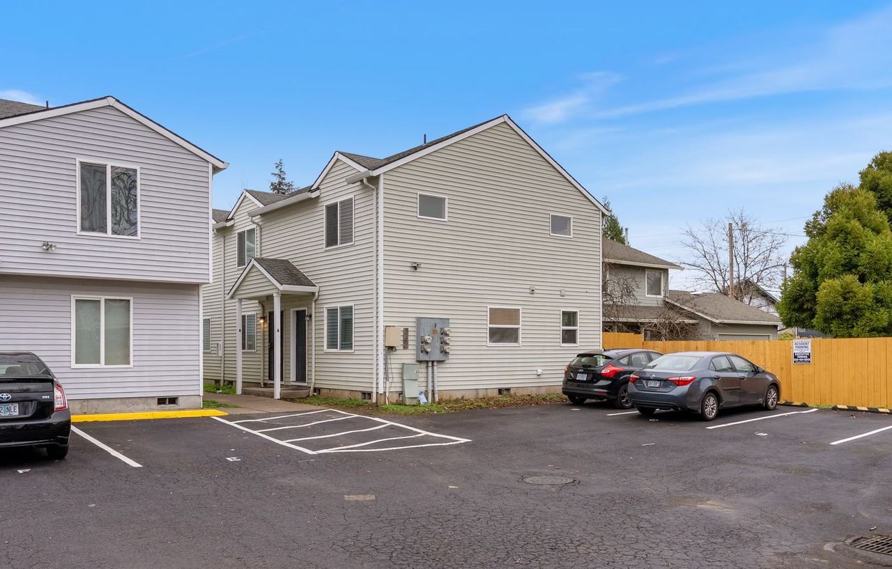 2338 Se 89th Ave #A - Photo 4 of 23