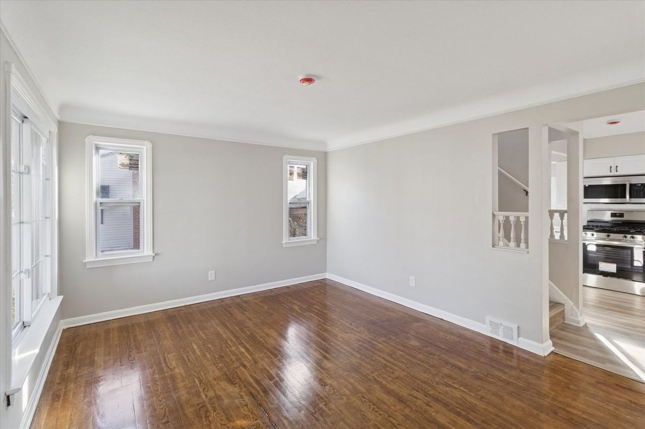 2531 North Ave - Photo 3 of 31