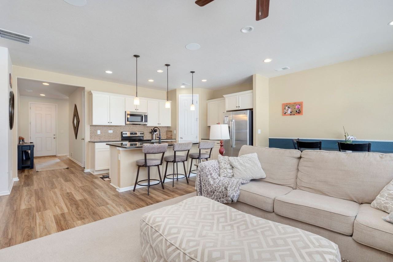 4471 Binfield Dr - Photo 3 of 10