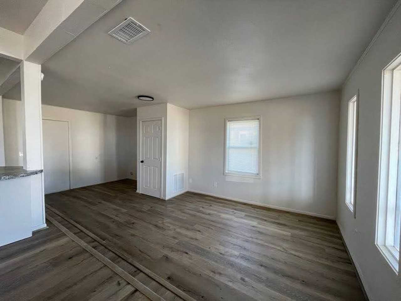 306 North Gary Avenue - Photo 3 of 26