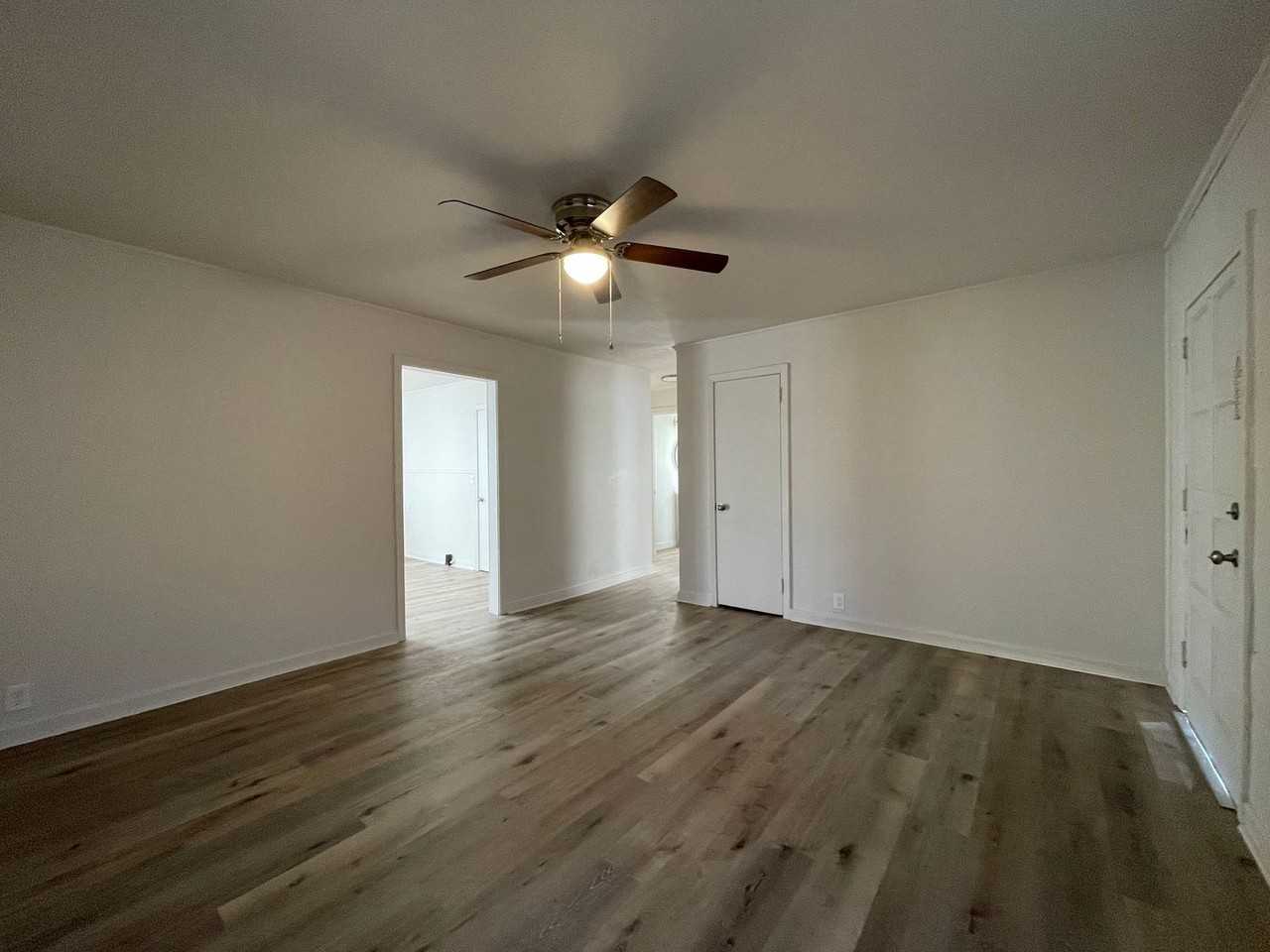 3206 Avenue a - Photo 5 of 23