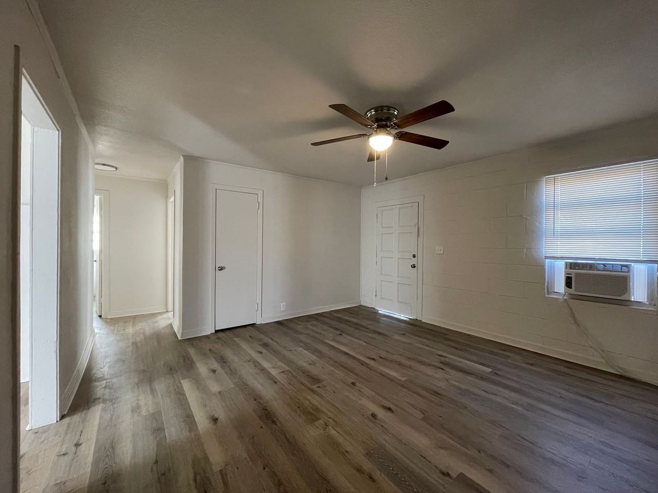 3206 Avenue a - Photo 6 of 23