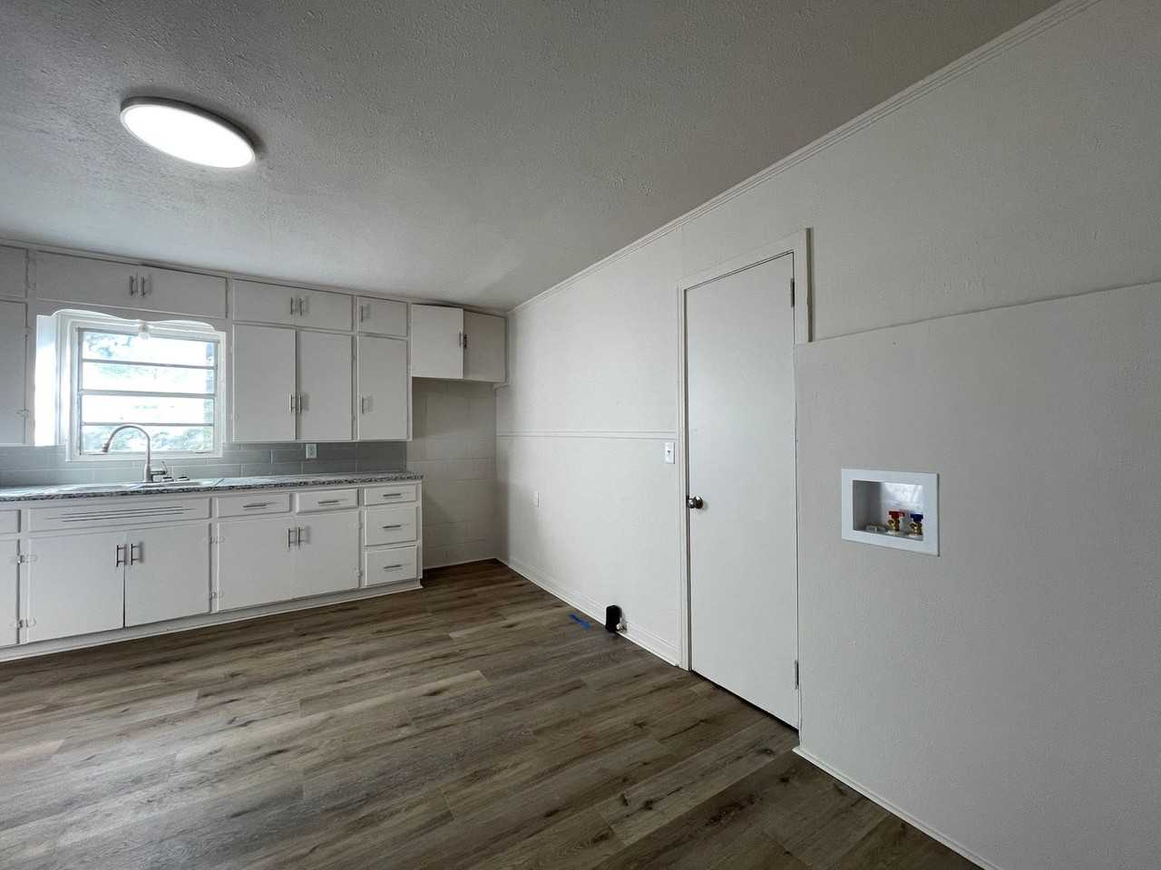 3206 Avenue a - Photo 7 of 23