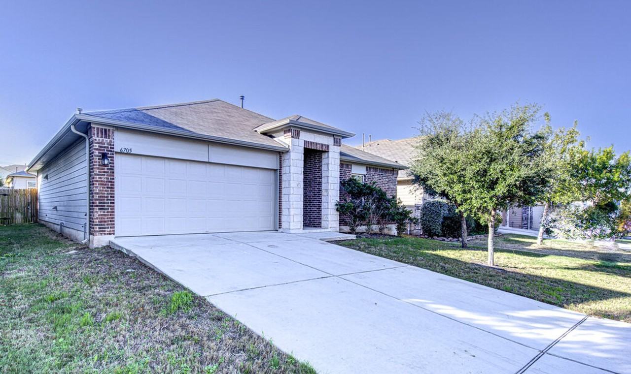 6705 Loretta White Ln - Photo 2 of 31