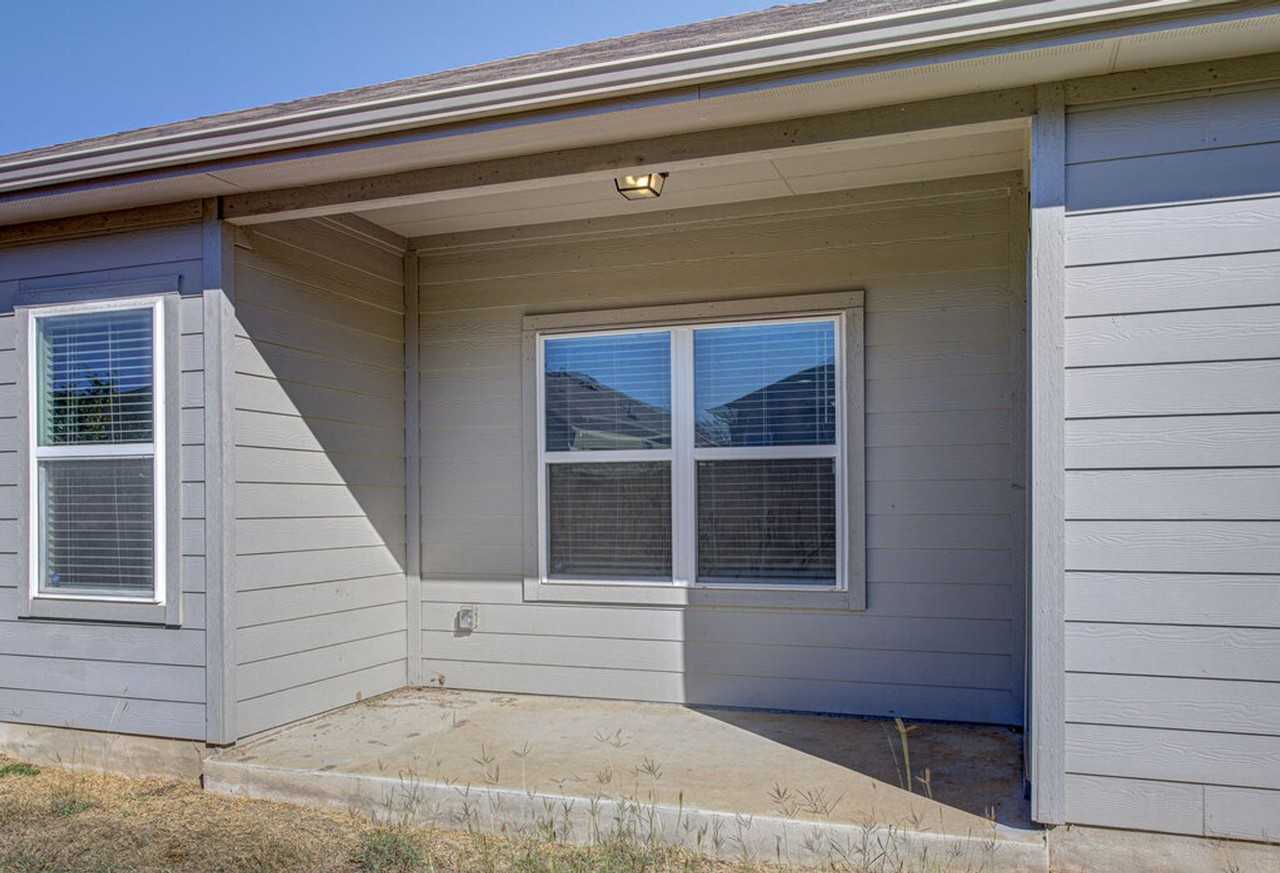 6705 Loretta White Ln - Photo 3 of 31