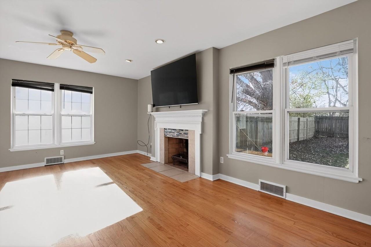 800 W Joliet St - Photo 2 of 32