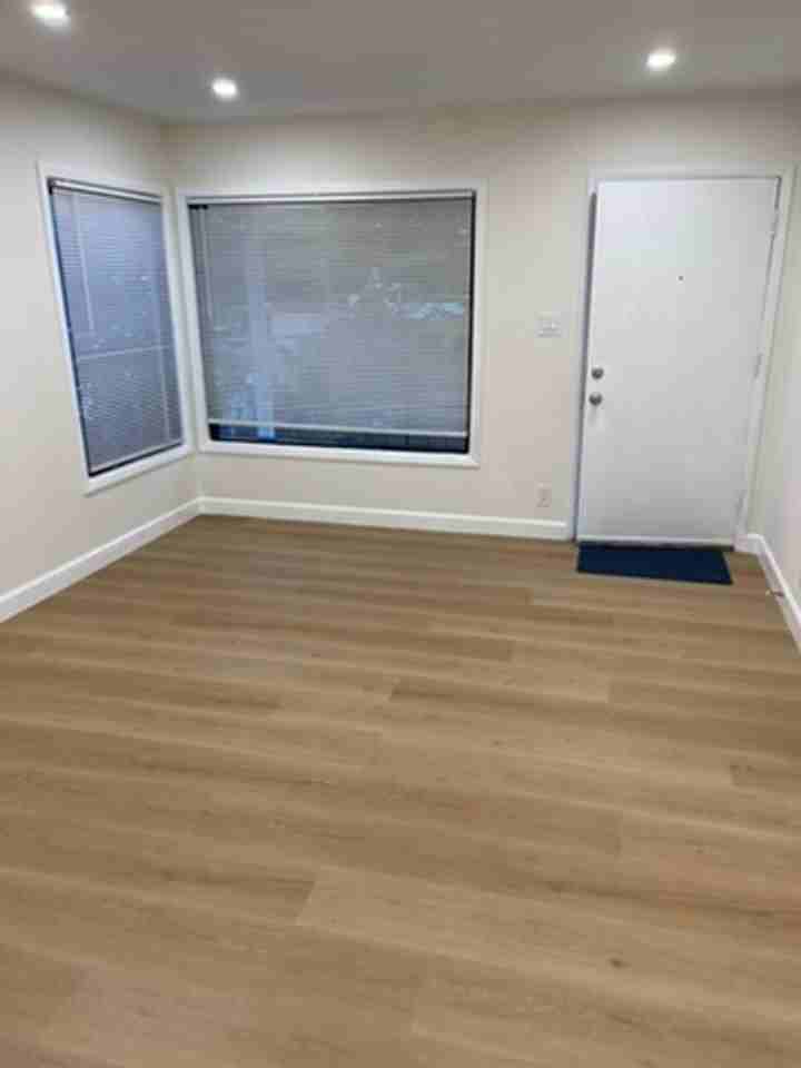 367 Azalia Dr - Photo 2 of 9