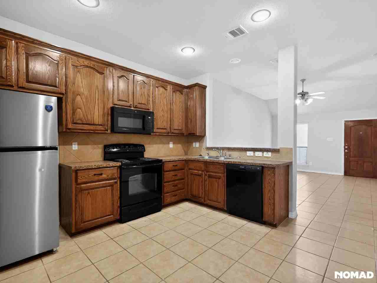 2131 Colby Ln - Photo 2 of 30