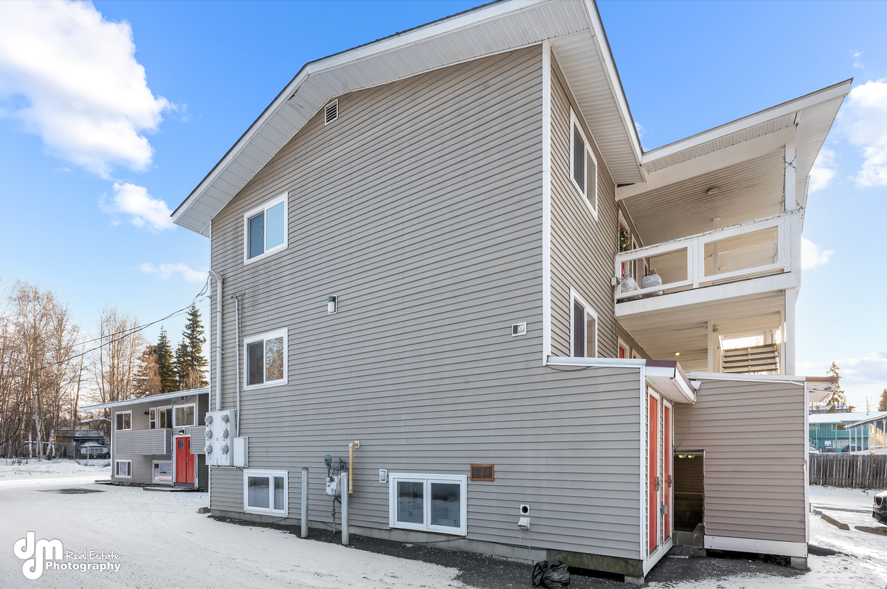 2116 Fairbanks St - Photo 2 of 15