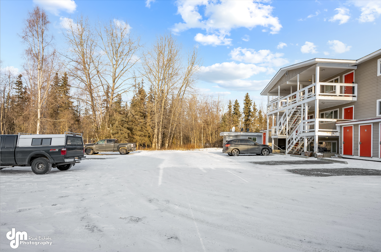 2116 Fairbanks St - Photo 4 of 15