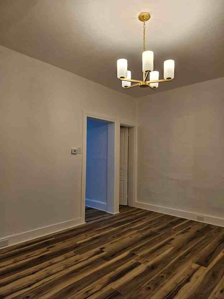 921 West Poplar Street - Photo 3 of 14