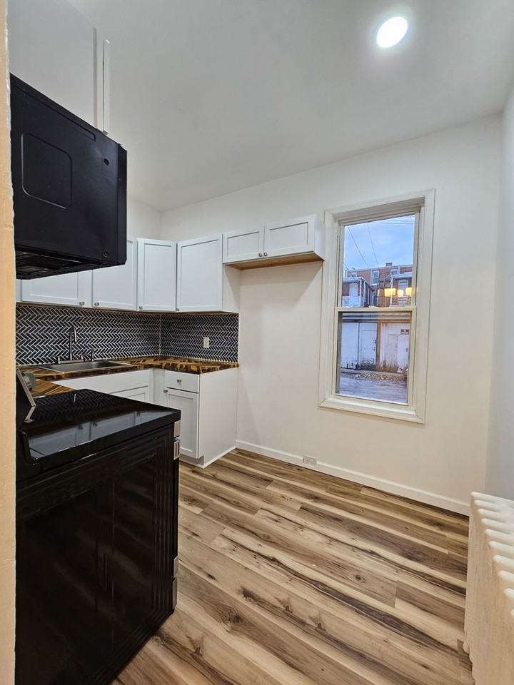 921 West Poplar Street - Photo 4 of 14