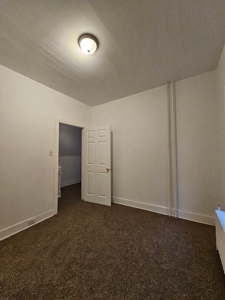 921 West Poplar Street - Photo 7 of 14