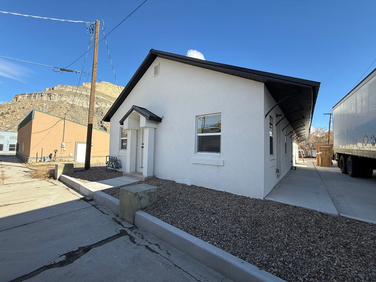 Newly Remodeled Apartments - Photo 2 of 3