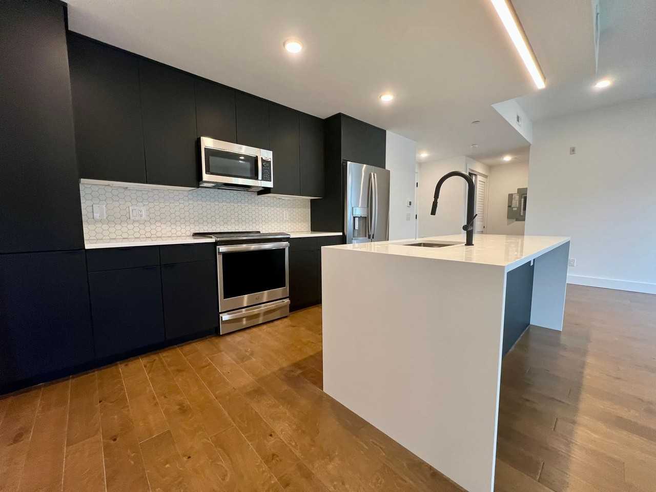 1501 N 31st St #418 - Photo 5 of 25