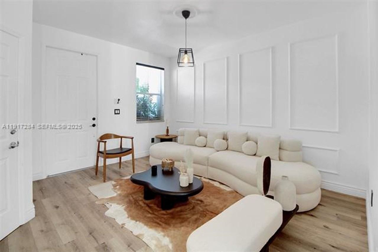 4362 4362 NW 114th Path TH 4362 #0 - Photo 4 of 17