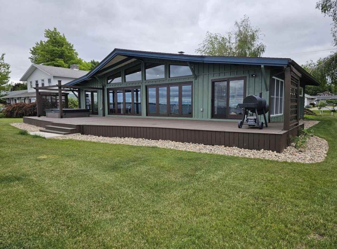 787 East Broadway - Photo 3 of 31