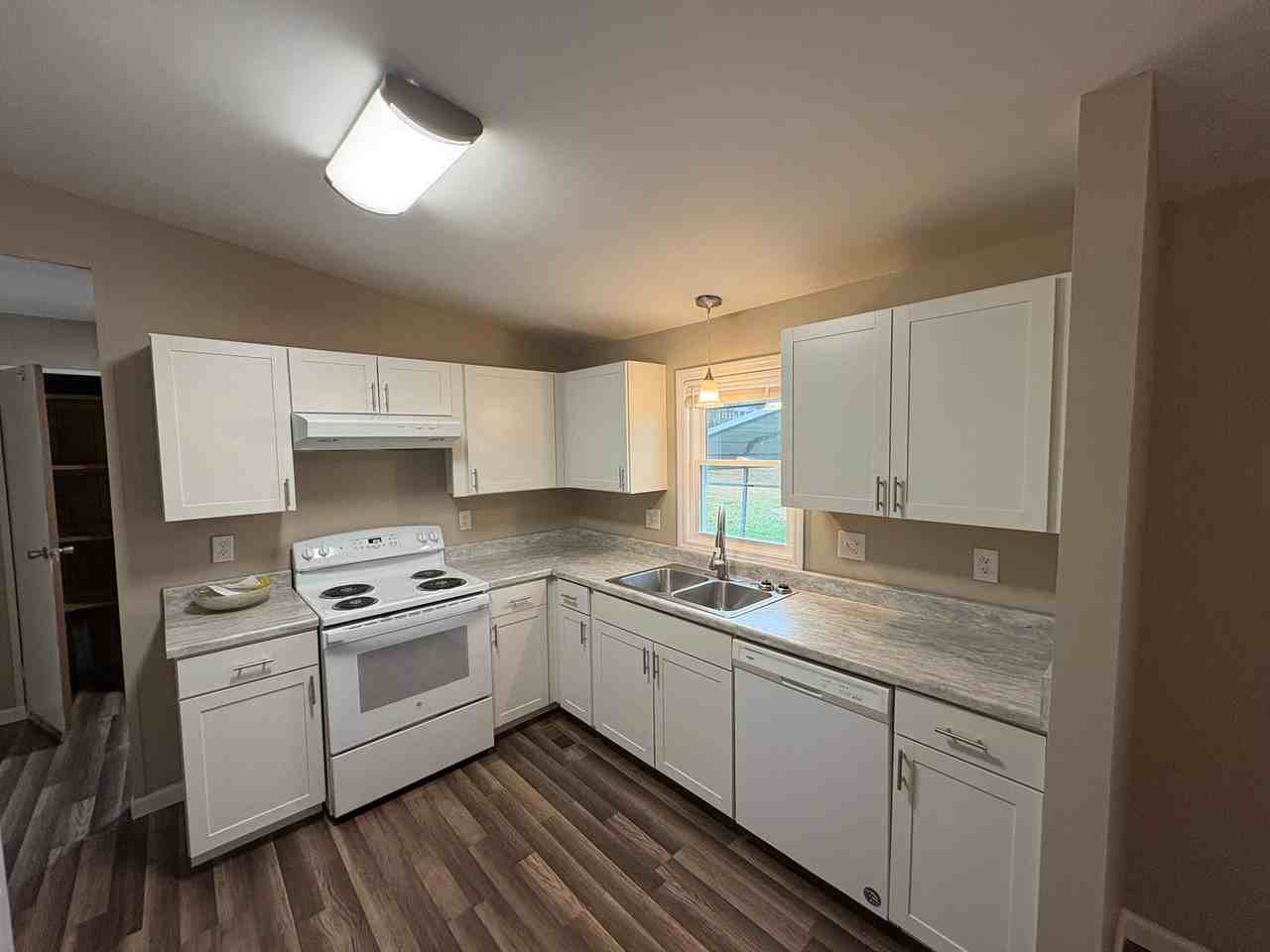 190 Green Acres - Photo 7 of 16