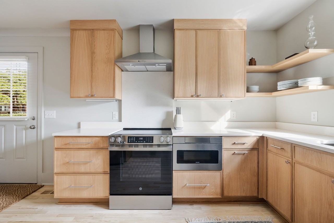 189 3rd Avenue - Photo 2 of 45