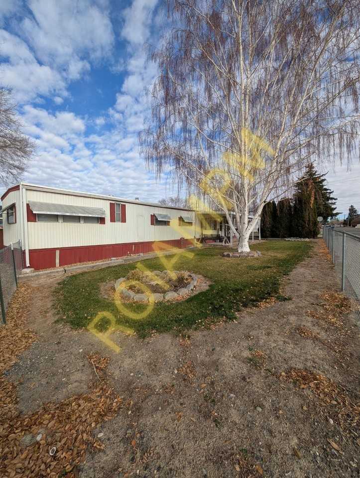 300 8th Avenue West - Photo 3 of 20
