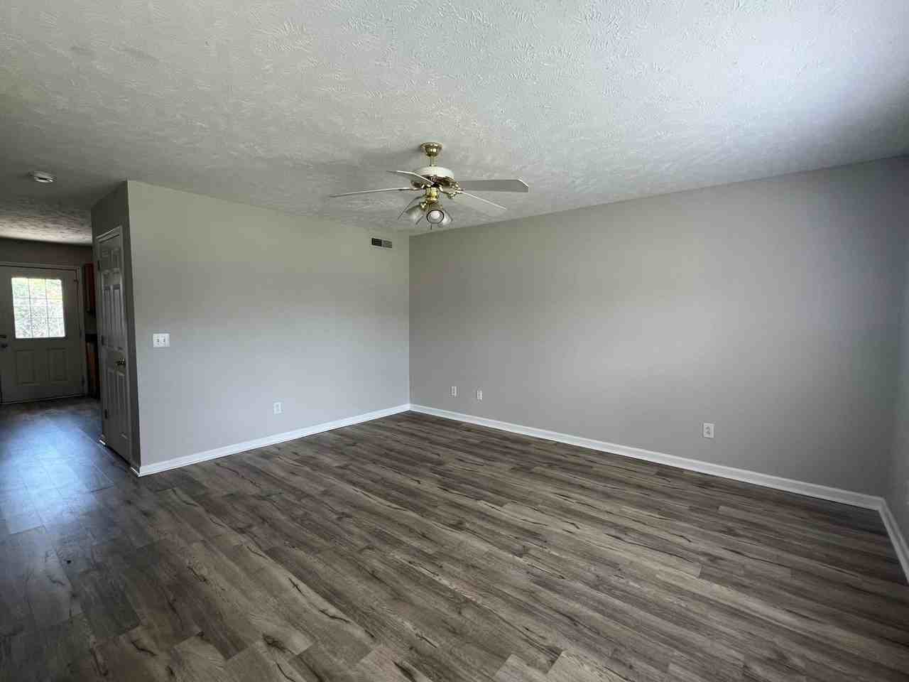 1505 Center Pointe Dr - Photo 3 of 18