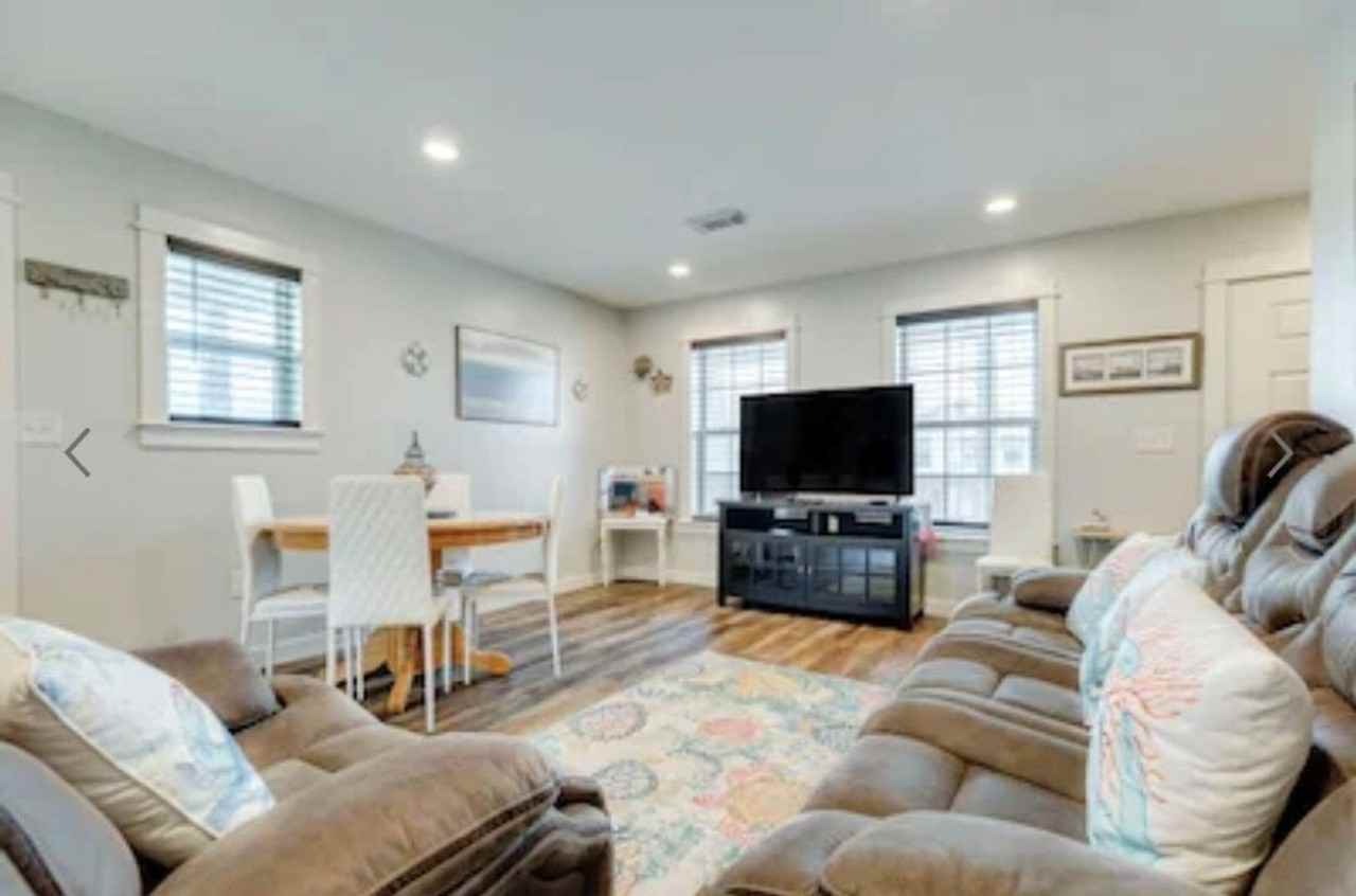 1326 Mary Moody Northern Boulevard - 53rd Street - Photo 3 of 16