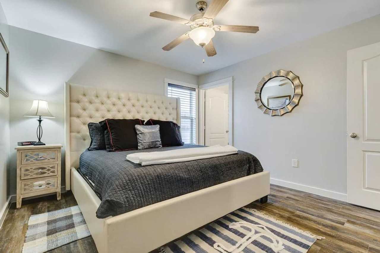 1326 Mary Moody Northern Boulevard - 53rd Street - Photo 7 of 16