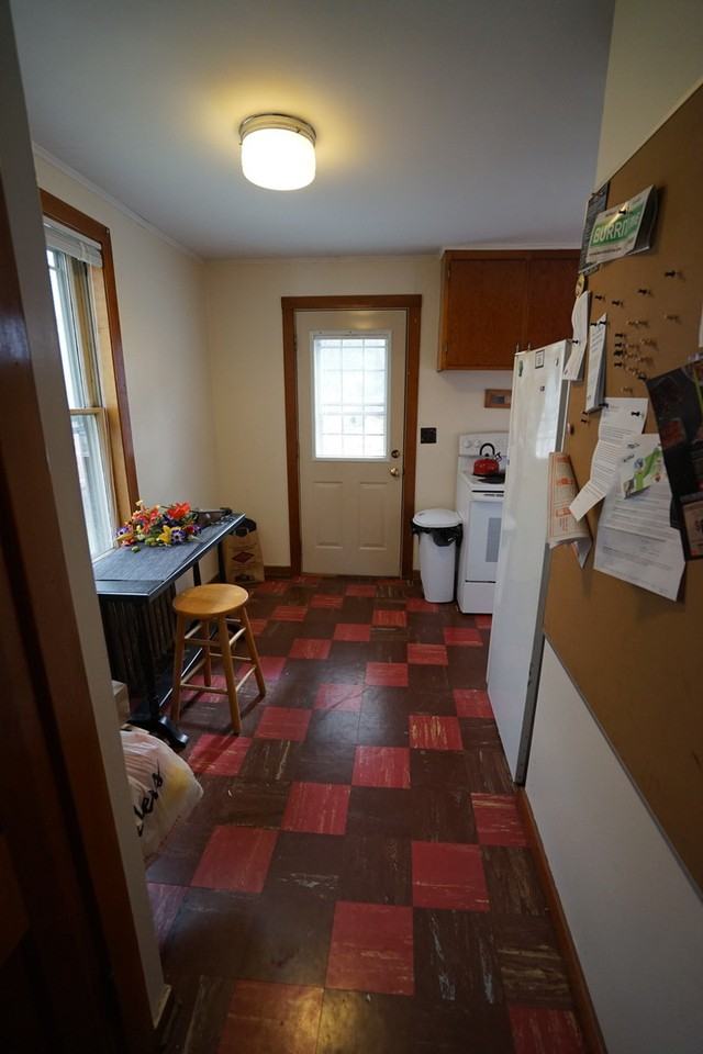 339 West Doty Street - Photo 4 of 15