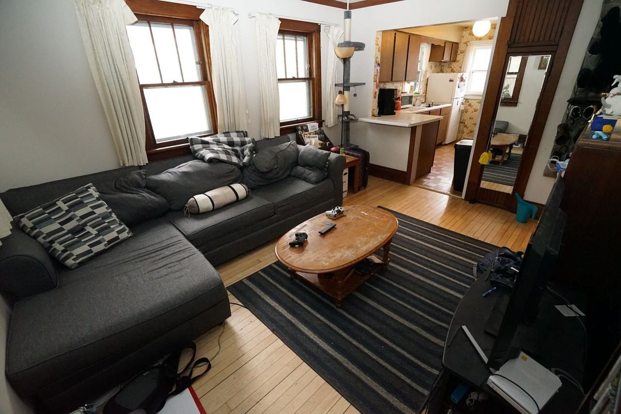 511 S Brooks St - Photo 2 of 17